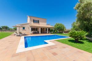 The swimming pool at or close to Es Vedat 6