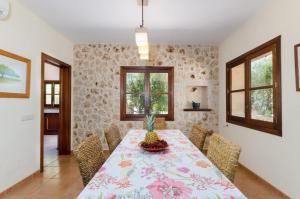 A seating area at Es Vedat 6