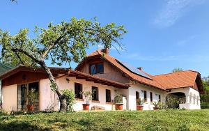 Budova, kde se vila nachází