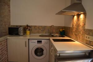 A kitchen or kitchenette at Apartamento Almanzor
