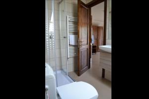 Kylpyhuone majoituspaikassa Hotel Rabbit Bran