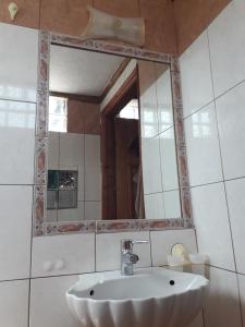 A bathroom at VLASSIS APTS -ΜΕΛΙΔΟΝΙ-ΔΙΑΜΕΡΙΣΜΑ ΒΑΣΙΛΙΚΗ Még 37 kép