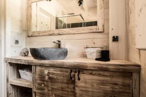 Łazienka w obiekcie TatryTop Osada Luxury Chalets Kościelisko