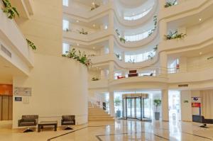 The lobby or reception area at Hotel Ceuta Puerta de Africa