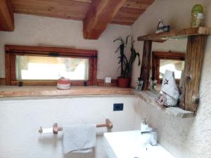 Koupelna v ubytování Agri-b&b Lou Col