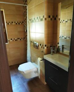 Bathroom sa Terrasun Apartments