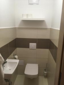 Kúpeľňa v ubytovaní SUN-DIAL APARTMAN