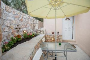Patio nebo venkovní prostory v ubytování Camping & Rooms Kariotes