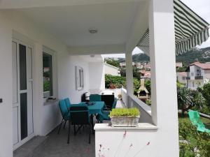 Balkón nebo terasa v ubytování Apartman Katica