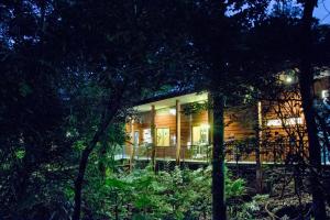 Aed väljaspool majutusasutust Jaguarundi Lodge - Monteverde