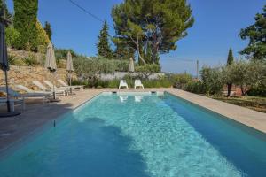 Bazén v ubytování Le Clos en Provence nebo v jeho okolí