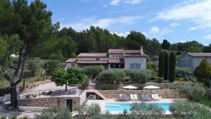 Bazén v ubytování Le Clos en Provence nebo v jeho okolí
