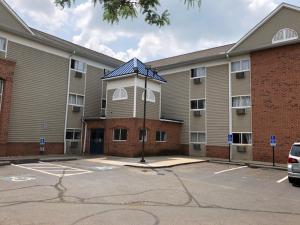 Galeriebild der Unterkunft InTown Suites Extended Stay Cincinnati OH - Colerain in Cincinnati