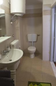 Koupelna v ubytování LOU LOOP B&B