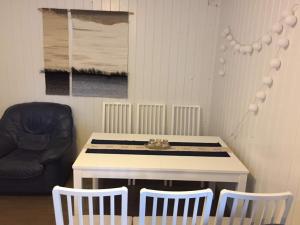 Гостиная зона в Tiigi Accommodation +23 фотографии