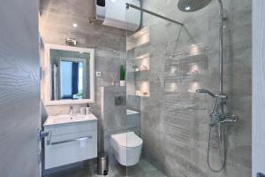 Koupelna v ubytování Hedone Luxury 3 Apartments with FREE PARKING