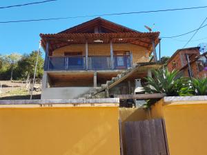 El edificio en el que está la casa vacacional