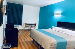Postel nebo postele na pokoji v ubytování Motel 6-Lewisville, TX - Medical City