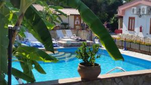 Πισίνα στο ή κοντά στο Villaggio Romaniello +63 φωτογραφίες