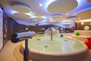 Foto dalla galleria di Harmony Hotel a Špindlerův Mlýn