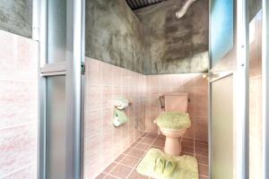 Deluxe Room 130平米 URUMAHOTEL的一间浴室