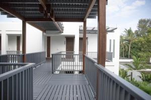 Veranda Resort & Villas Hua Hin Cha Am的阳台或露台