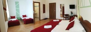 Postel nebo postele na pokoji v ubytování Czerwone Wierchy - sauna i jacuzzi wliczone w cenę pobytu!