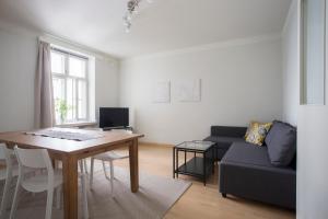 Gallery image of 2ndhomes Gorgeous 2BR apartment by the Esplanade Park in Helsinki