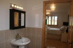 Koupelna v ubytování Drumcoura Lake Resort, Pet Friendly, Wifi, SKY TV, 4 Bedrooms, 2 reception rooms + 21 fotografií