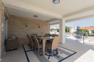 Fotografie z fotogalerie ubytování Villa Compass; Luxury experience in natural bay. v destinaci Ražanj