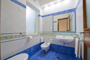 Ένα μπάνιο στο Appartamento Belvedere +7 φωτογραφίες