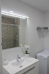 Koupelna v ubytování Beach apartment El Faro