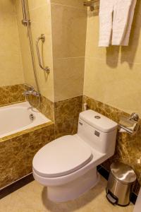 Koupelna v ubytování Huong Sen Annex Hotel