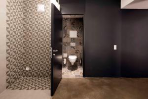 grätzlhotel beim Belvedere的一间浴室
