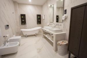 Koupelna v ubytování Solun Hotel & SPA