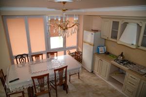 A kitchen or kitchenette at Hotel U Morya 