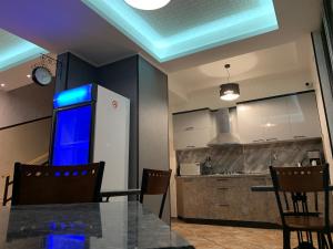 Kuchyň nebo kuchyňský kout v ubytování Batumi Hotel R&M