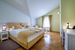 Hotel Domino客房内的一张或多张床位