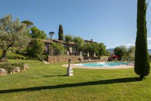 The swimming pool at or close to Podere Cerretino