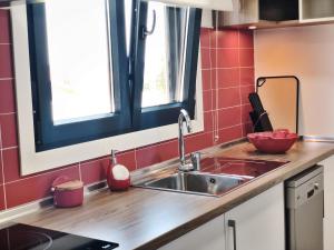 Kuchnia lub aneks kuchenny w obiekcie Chalet Mia Sear Areas