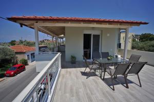 A balcony or terrace at Evel House
