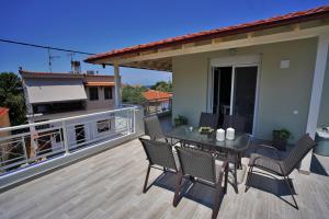 A balcony or terrace at Evel House