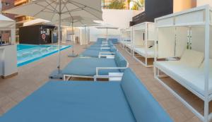 Bazén v ubytování Hotel Villa del Mar nebo v jeho okolí