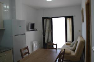 Kuchyňa alebo kuchynka v ubytovaní Apartamentos rurales Benafer