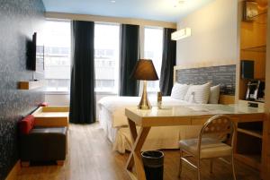 Area soggiorno di TRYP by Wyndham New York City Times Square - Midtown