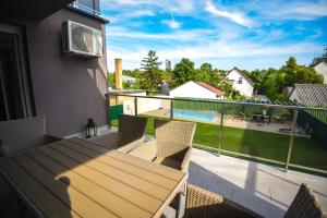 Bazén v ubytovaní Francesca Apartman alebo v jeho blízkosti + 37 fotografií