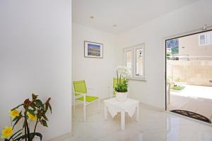 Posedenie v ubytovaní Makarska sea view rooms