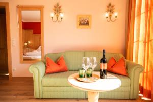 Posezení v ubytování Hotel Försterhof lebe pur, genieße den Tag