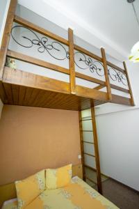 Postel nebo postele na pokoji v ubytování Vila Cristian