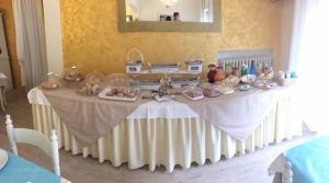 Eten bij of ergens in de buurt van het hotel

